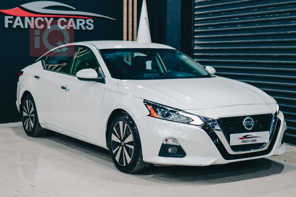 نيسان ألتيما